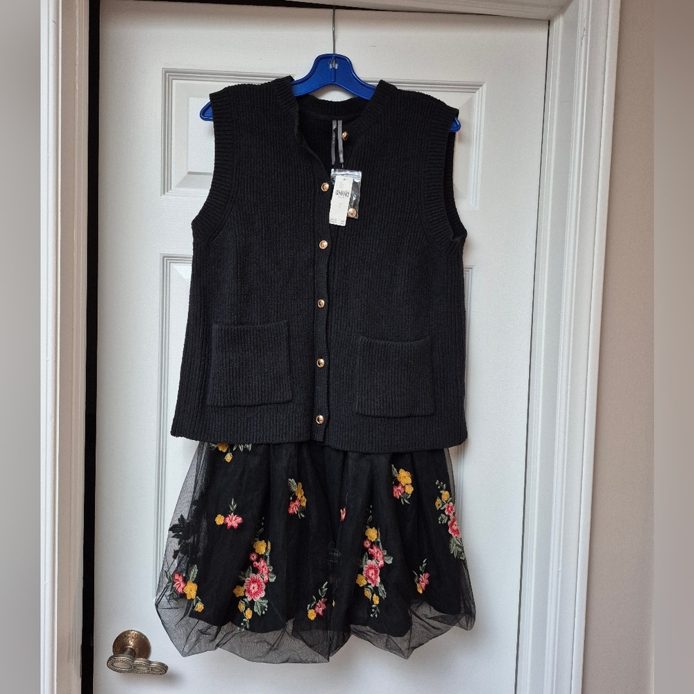 By Anthropologie Sleeveless Cardigan Sweater W Embroided Floral Dress Size L NWT - Picture 4 of 17